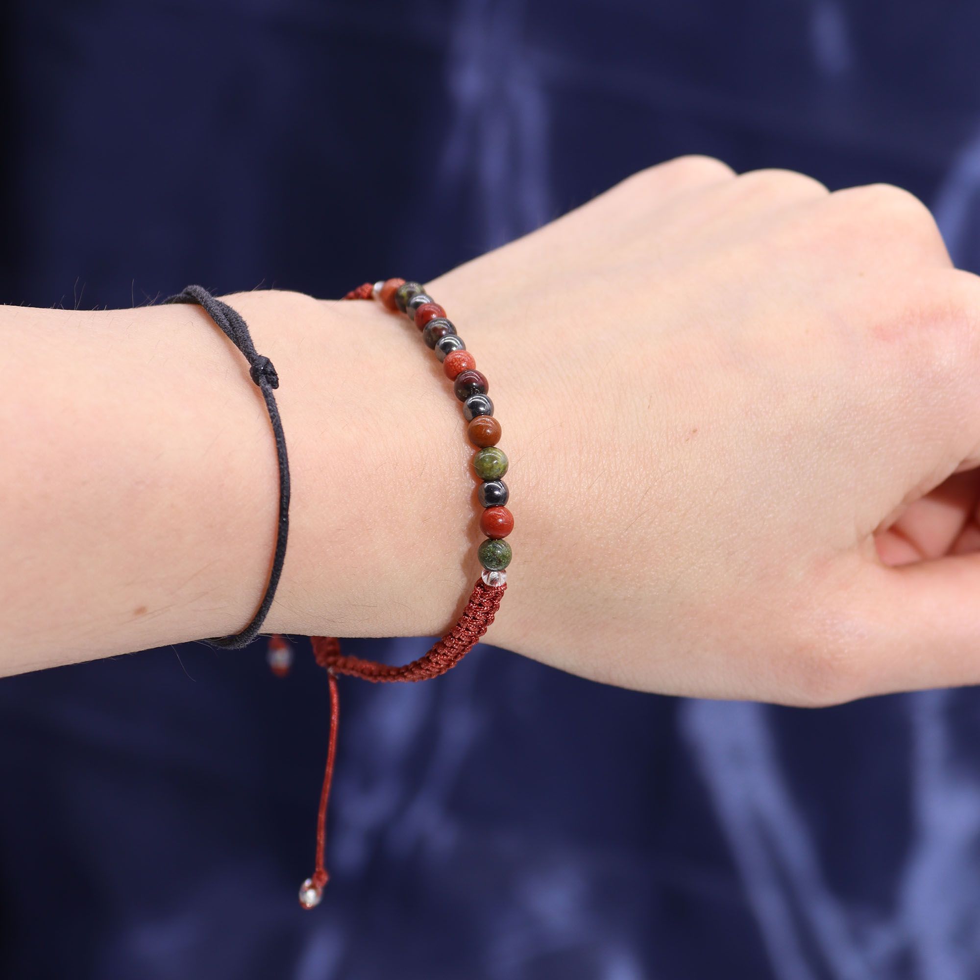 Aries Crystal Candle with Red Jasper, Bloodstone and Hematite Bracelet Giftset