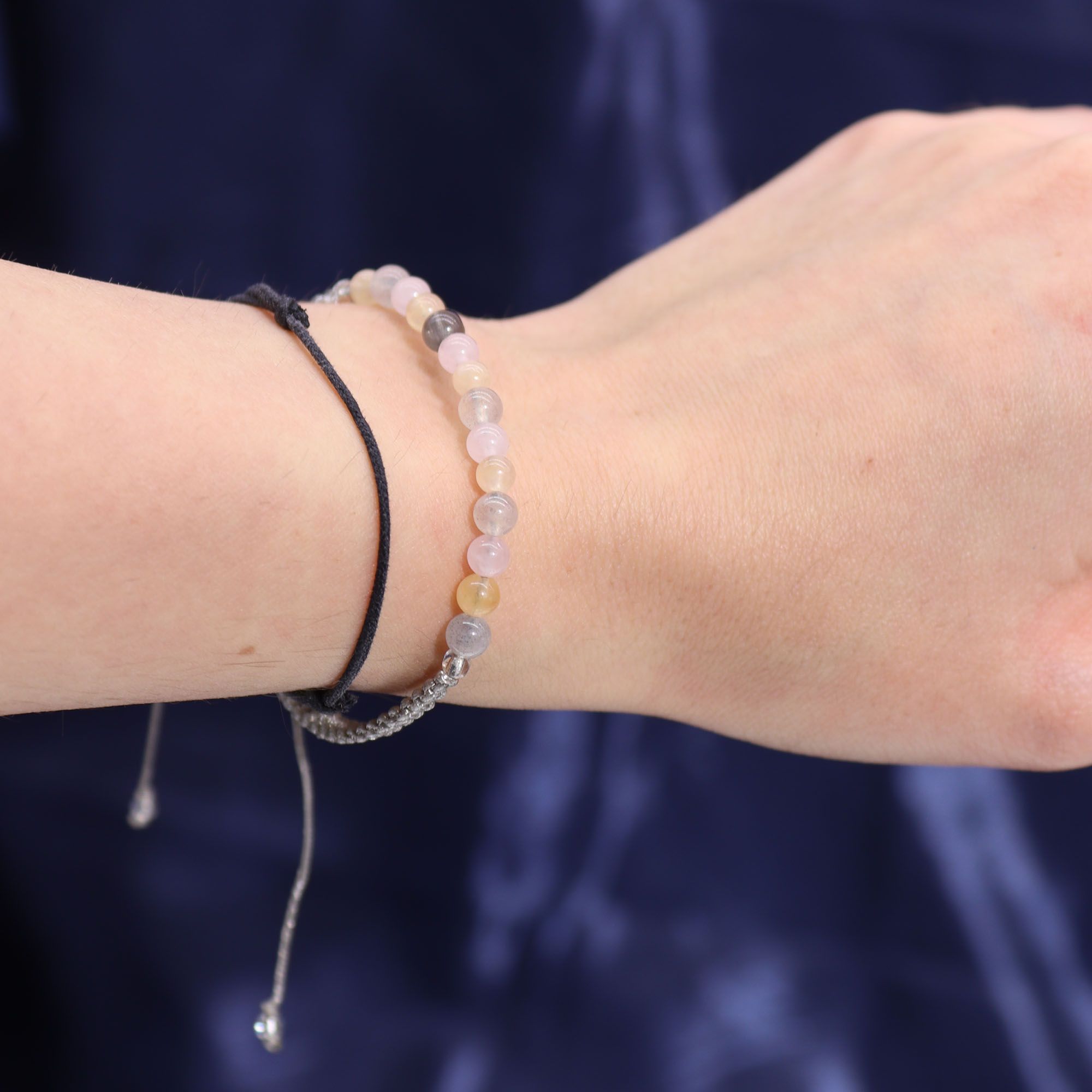 Gemini Zodiac Crystal Candle with Citrine, Rose Quartz, and Moonstone Gemstone Bracelet Giftset