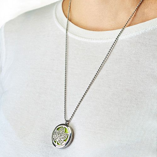 Locket Necklace Stainless Steel Aromatherapy Diffuser Four Leaf Clover